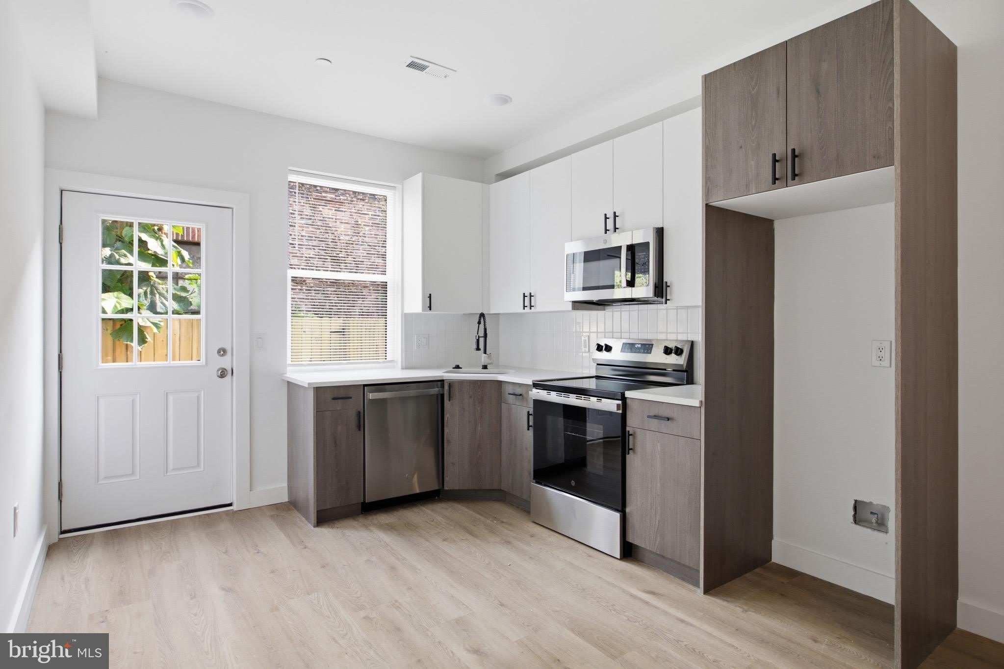 1027 W Arizona Street – photo 4