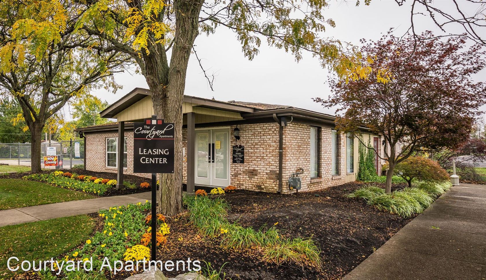 Courtyard Apartments – photo 2