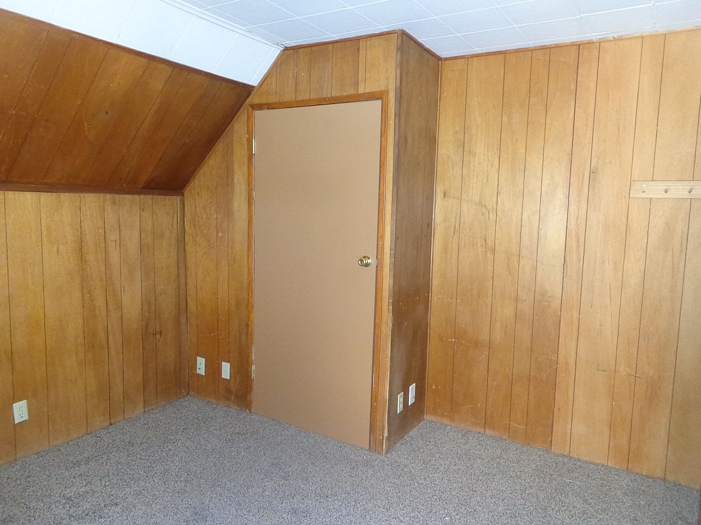 Three Bedroom Upper Crestline – photo 4