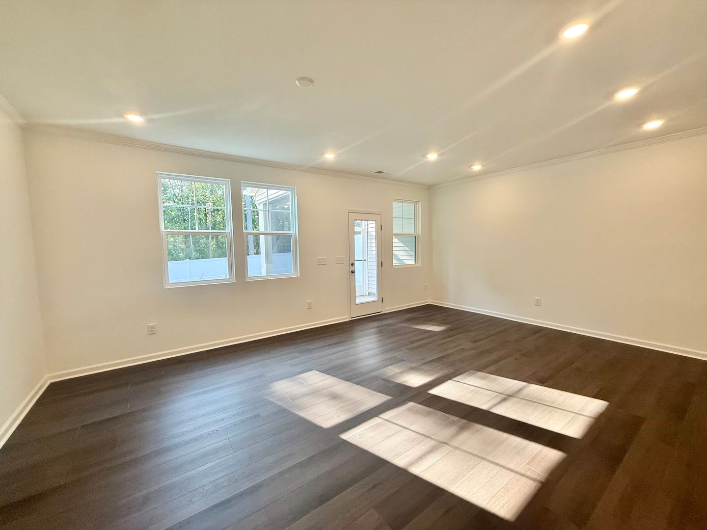 New Construction 3Bd 2 5Ba Rolesville Townhome In Prime Location With A Screened Patio And Community Pool – photo 5