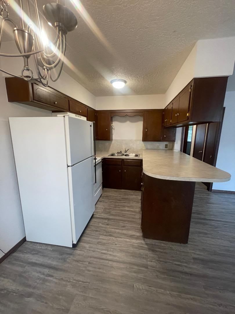 ADORABLE 2 BEDROOM 1 BATHROOM DUPLEX – photo 3