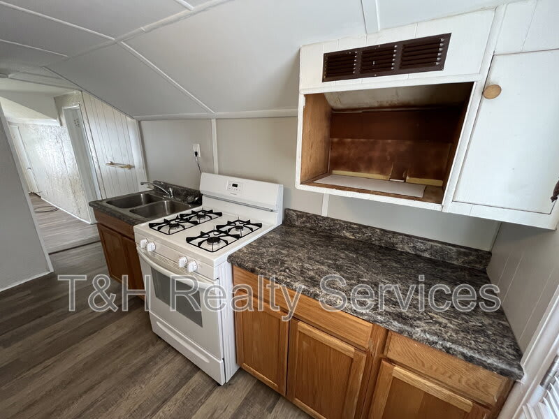 2916 Noble Street – photo 5