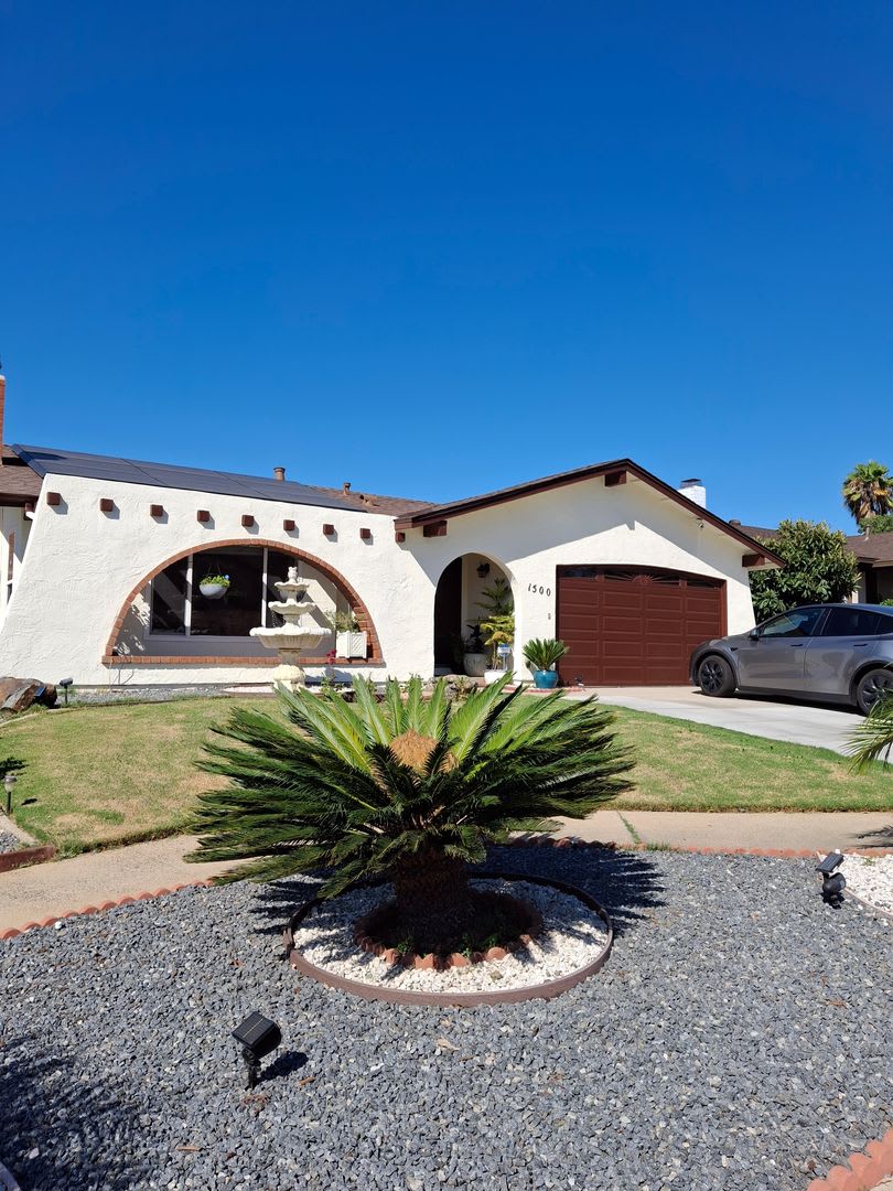 Beautiful 4-Bedroom Home with Central AC and Solar! MUST SEE!!! – photo 2