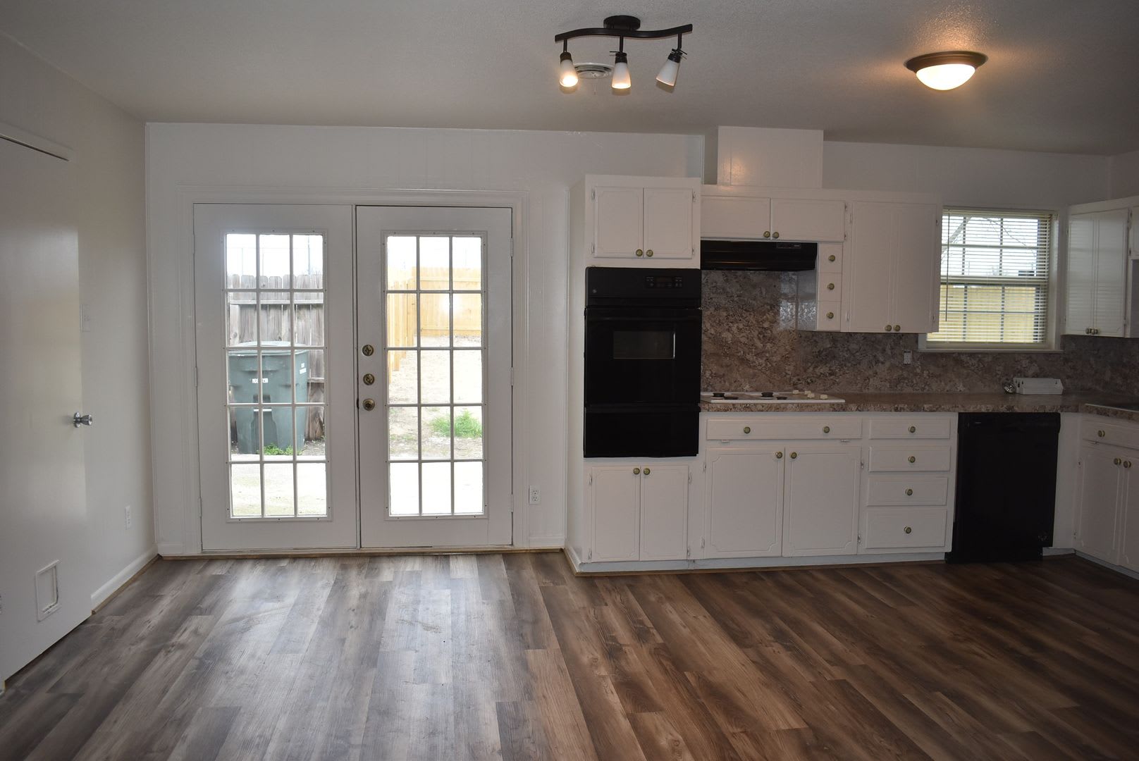 3 Bedroom in Copperas Cove Established Neighborhood! – photo 4