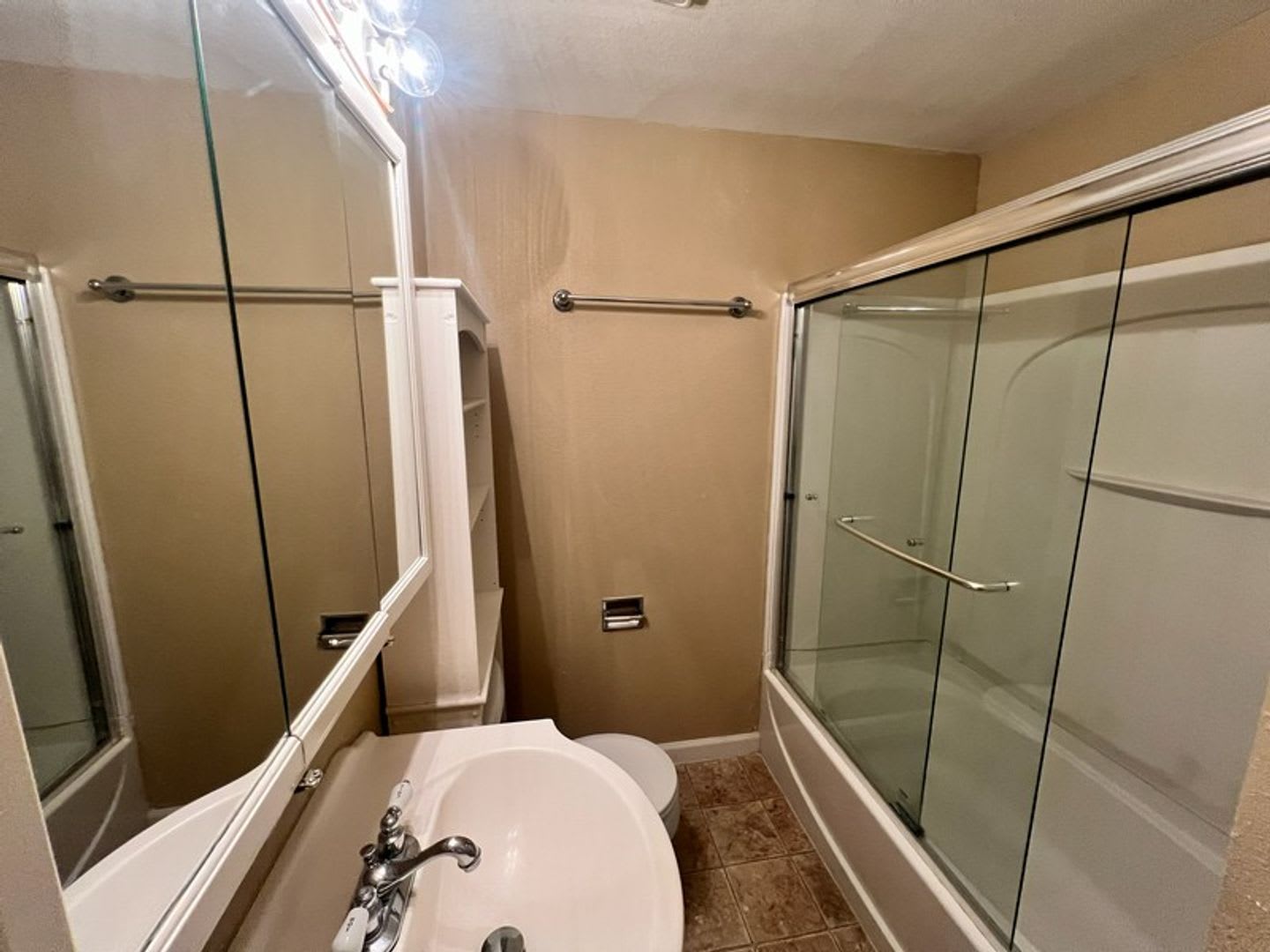 <b> Two Bedroom Duplex by Sparks High School<br><br> – photo 5