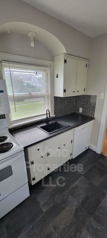 186 Winthrop Ave. – photo 4