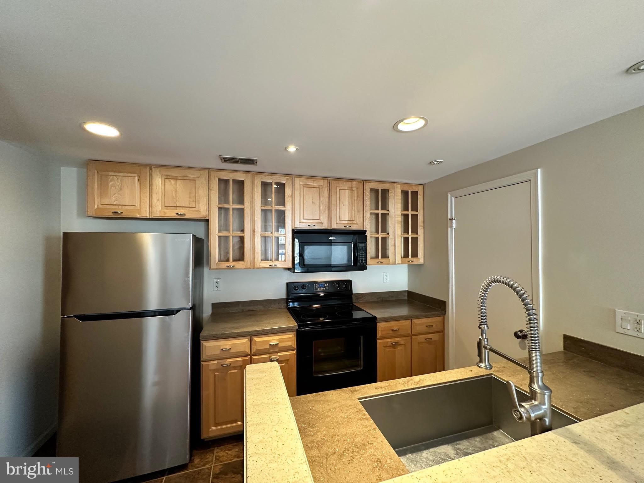 4311 PEMBROOK VILLAGE Drive – photo 3