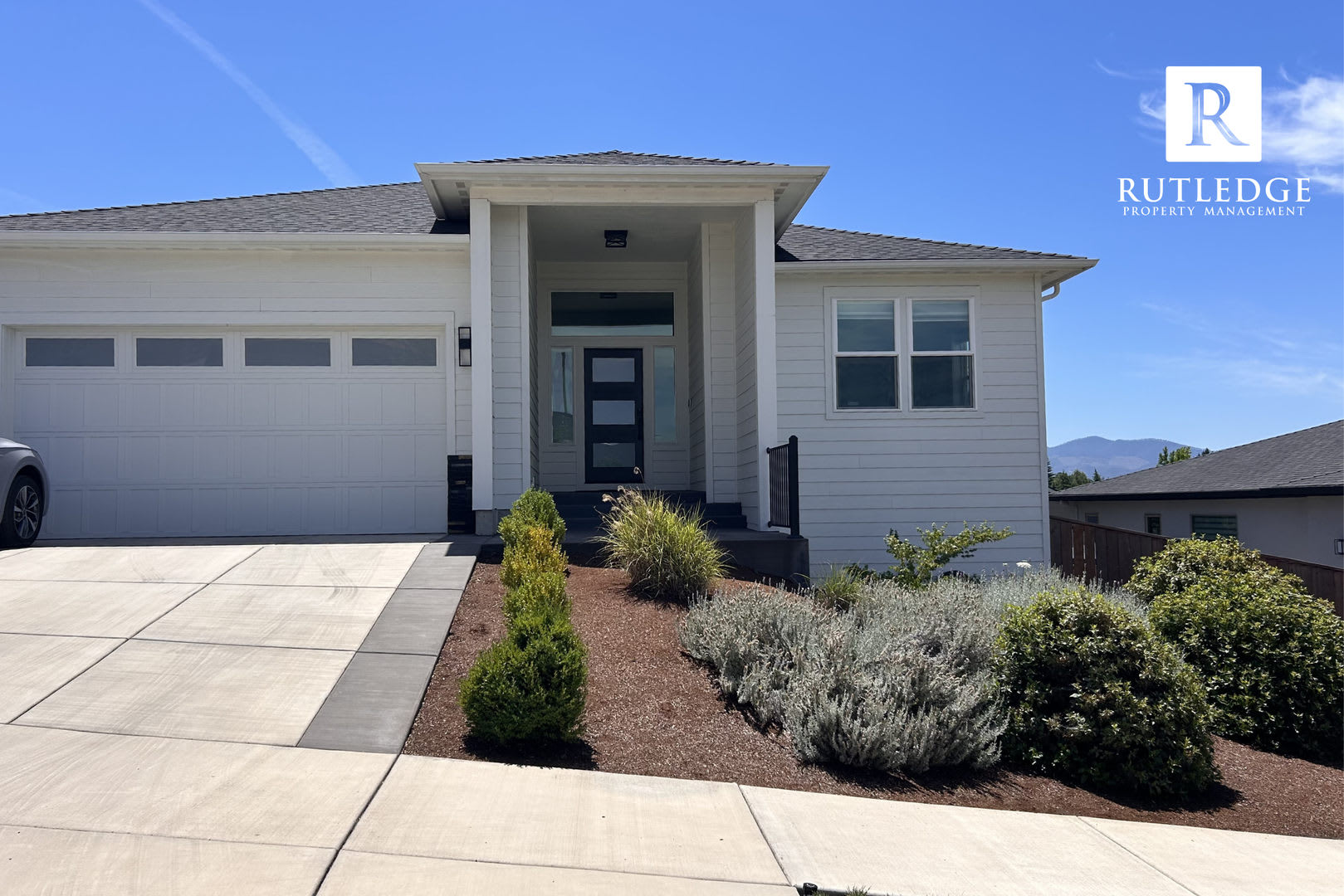 East Medford Cedar Links Living – photo 3