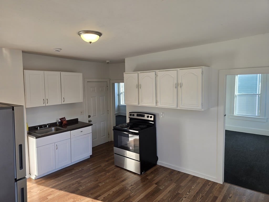 205 Millbury St – photo 2