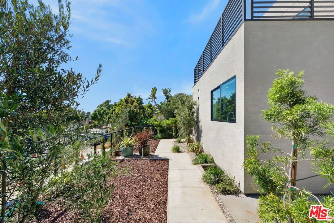 1853 12th St – photo 3