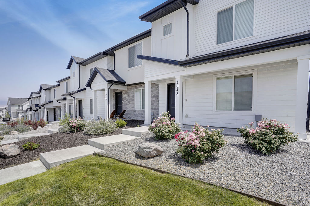 Little Valley Townhomes – photo 1