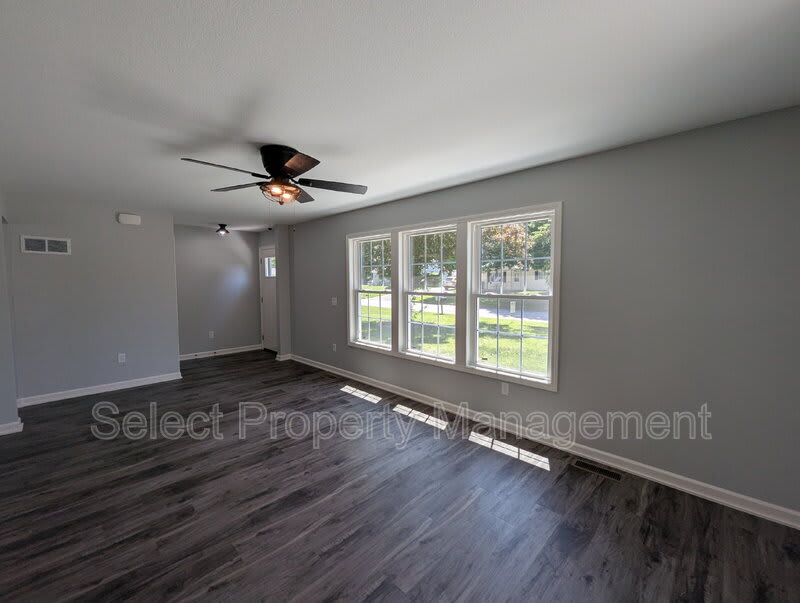 920 Courtney Drive – photo 4