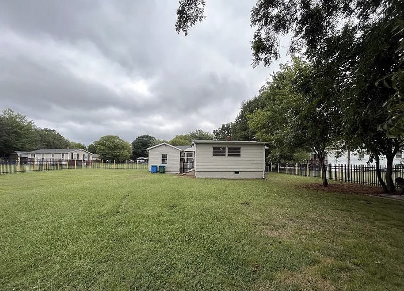 903 Lakeview Drive – photo 4