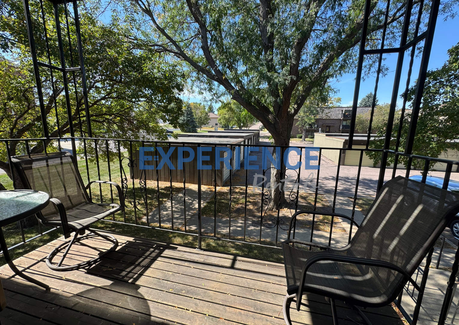 2Br Condo Near Empire Mall With Garage Pool Easy Interstate Access – photo 2