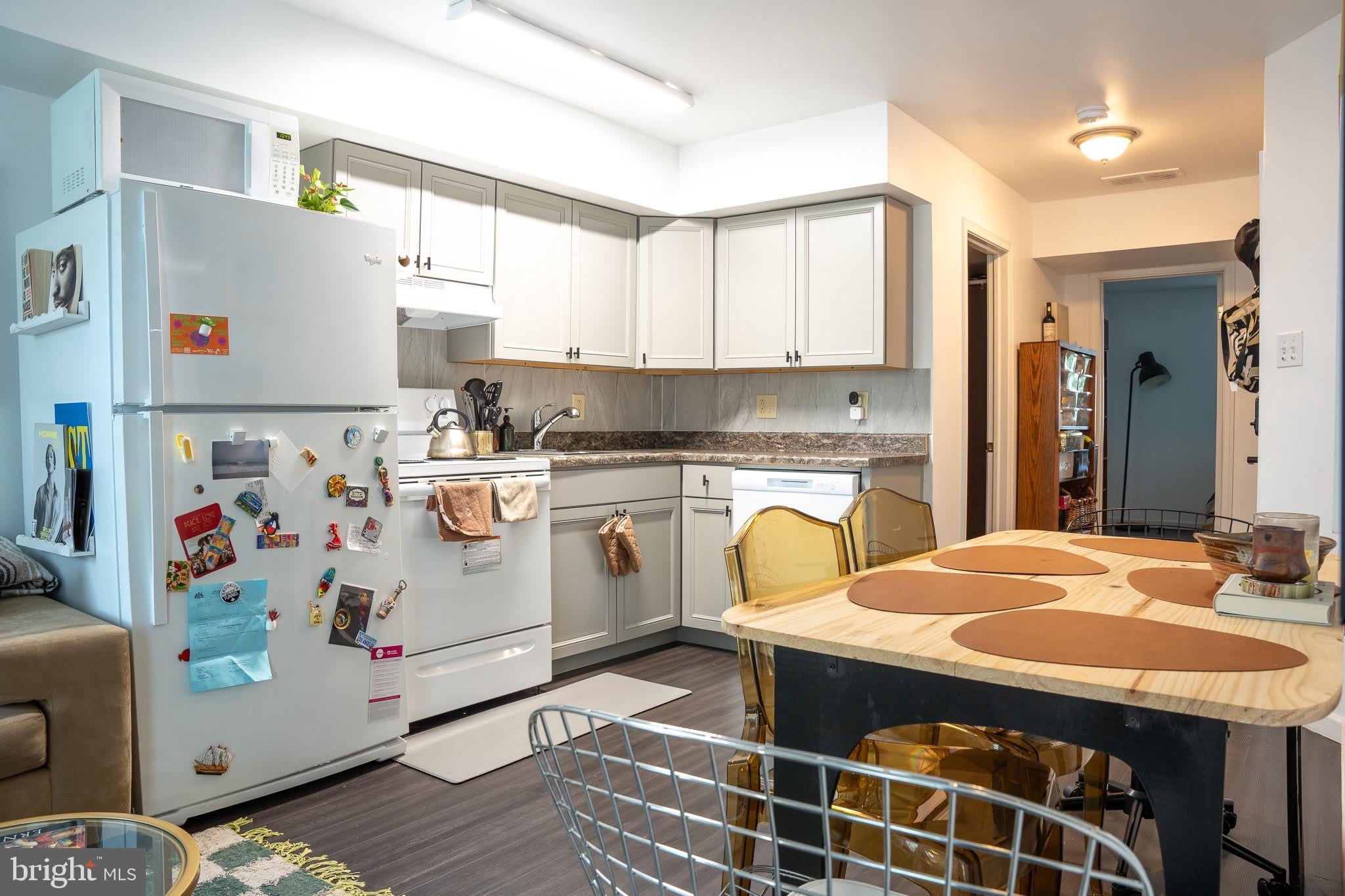 1537 W STILES Street – photo 5