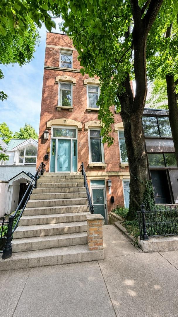 534 West Dickens St. – photo 1