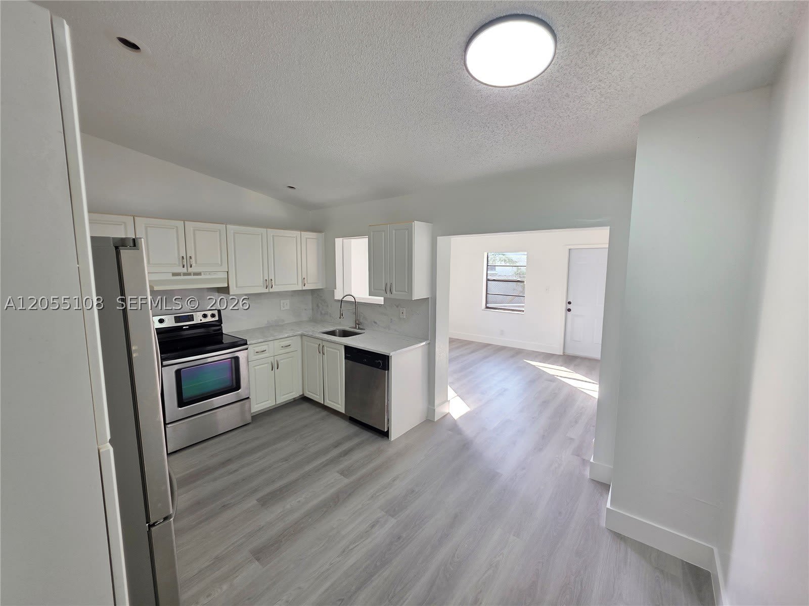 5307 NW 93rd Ave – photo 4