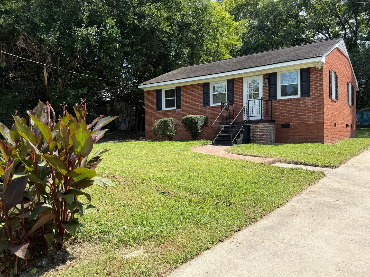 Newly Updated 3 Bedroom Brick Home in Burlington! – photo 2