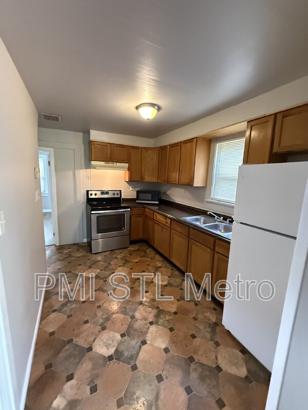 6170 Emerald Avenue – photo 5