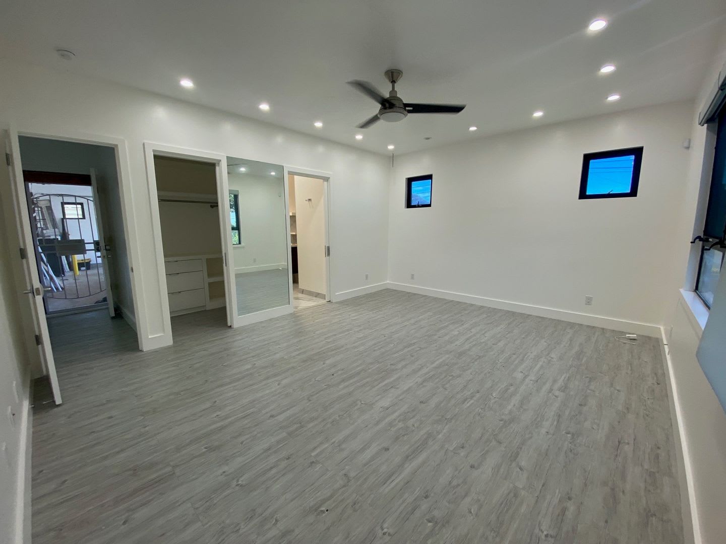 Manoa 5 Bedroom, 3.5 Bathroom, 2-Car Garage Rental! – photo 5