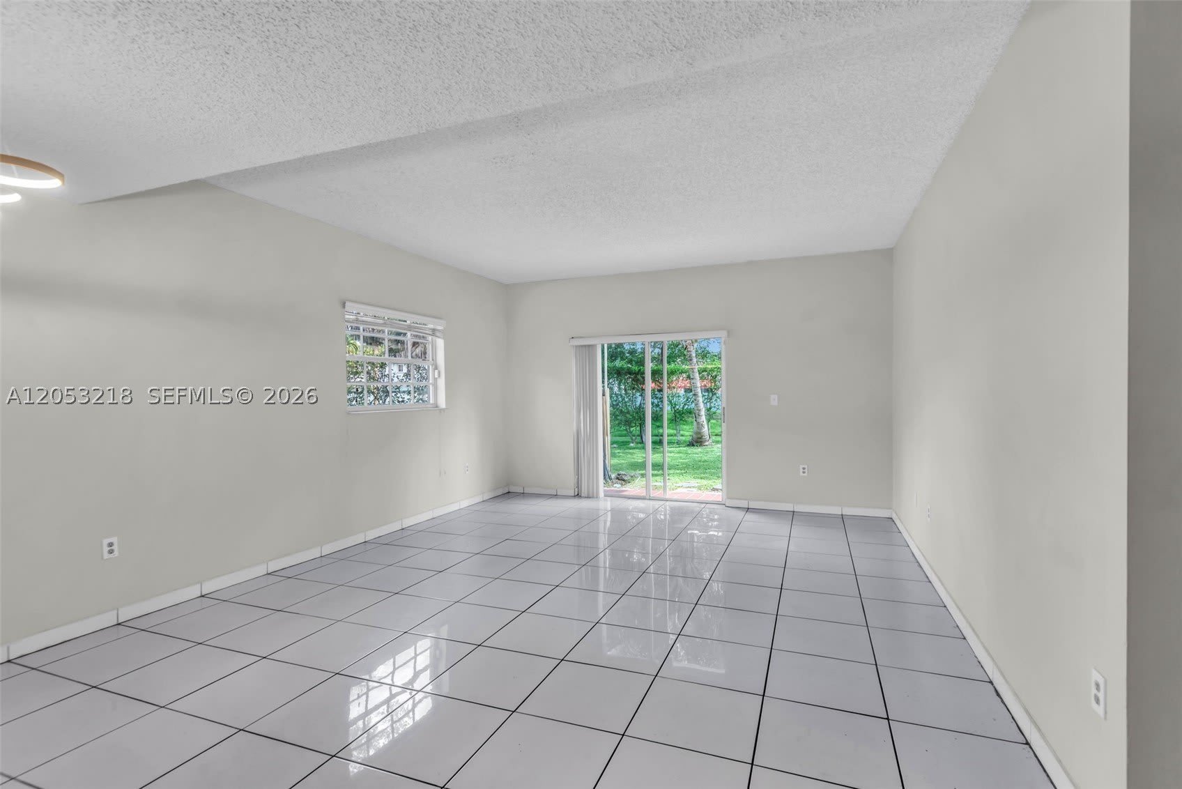 10018 Hammocks Blvd – photo 4
