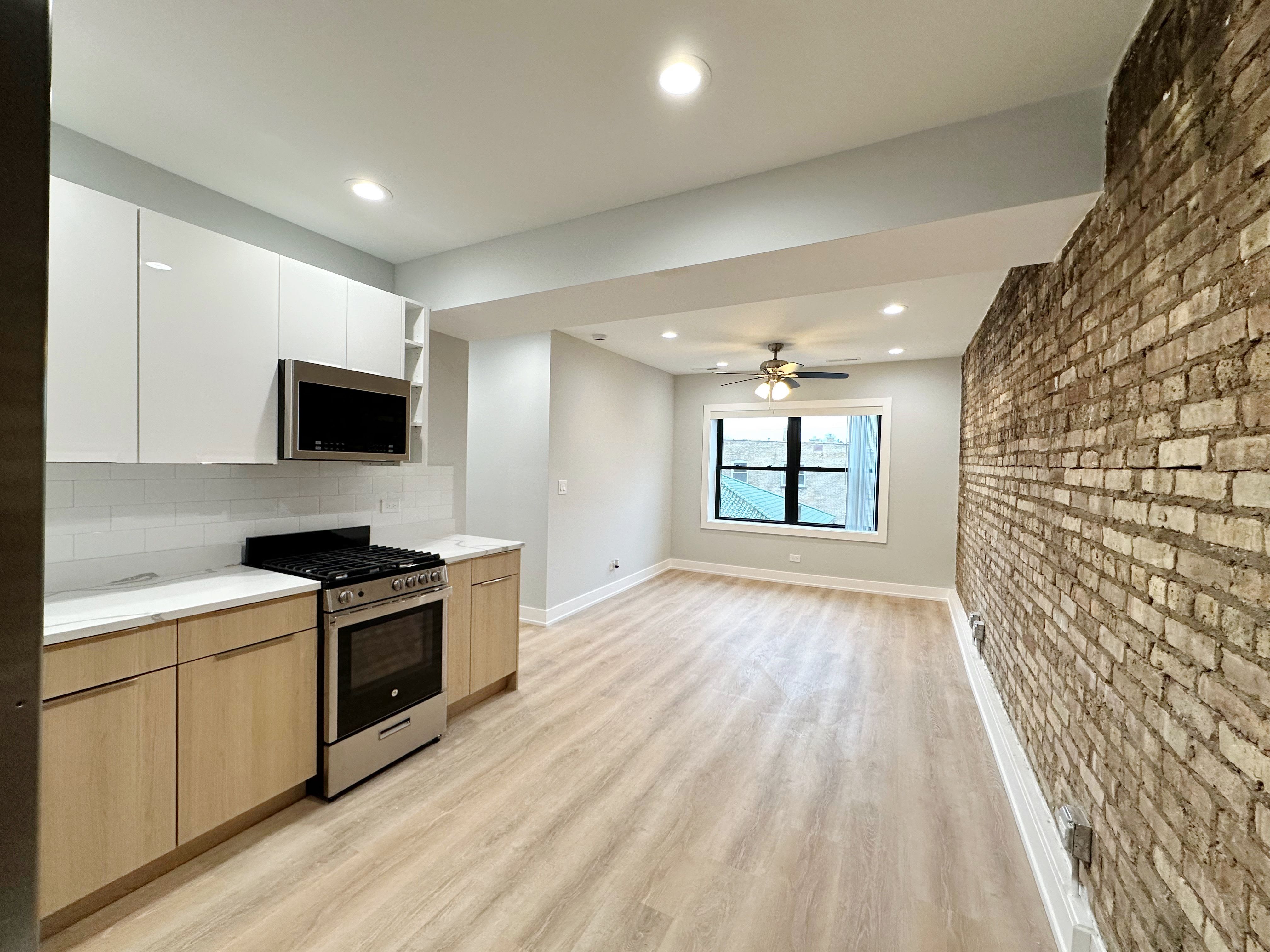 1554 W Juneway Terrace – photo 1
