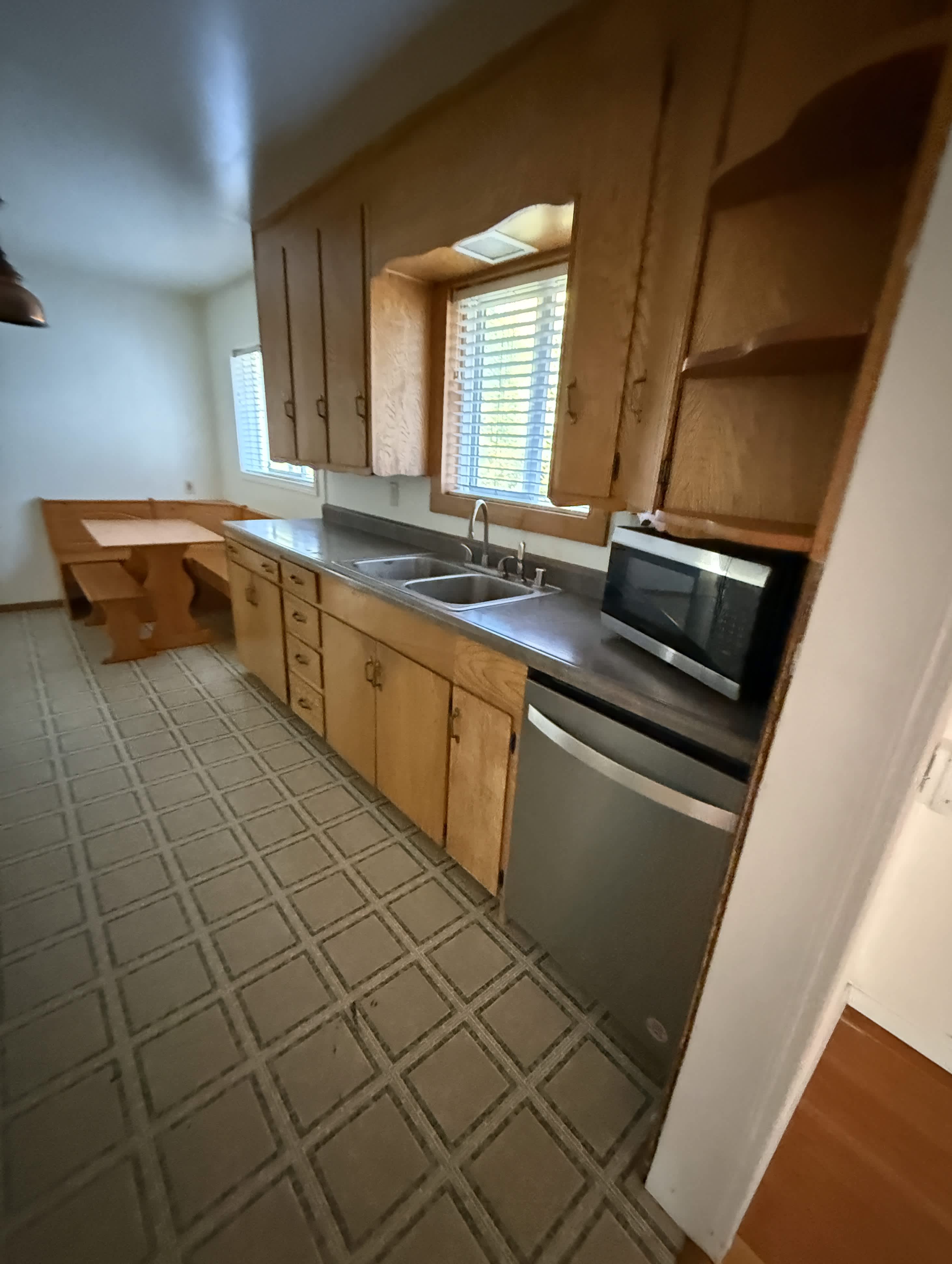 109 N B St – photo 4