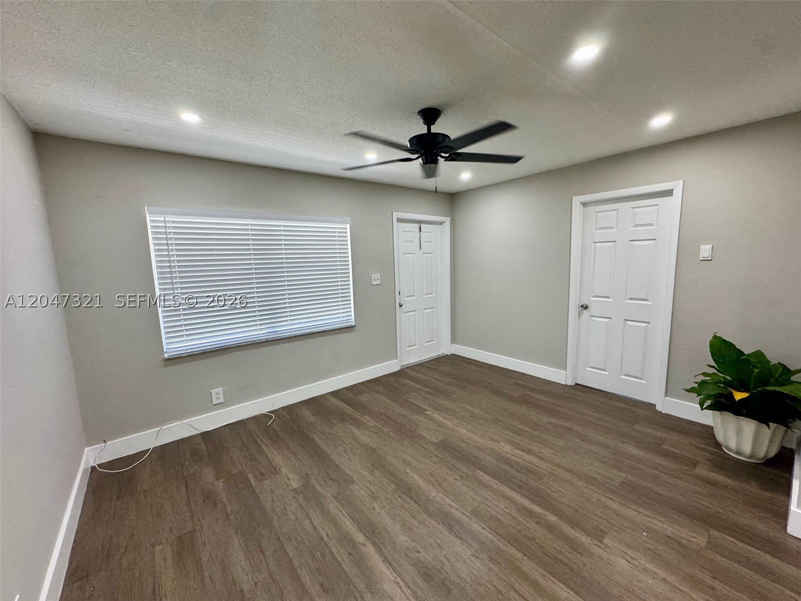 5410 NW 16th St – photo 3