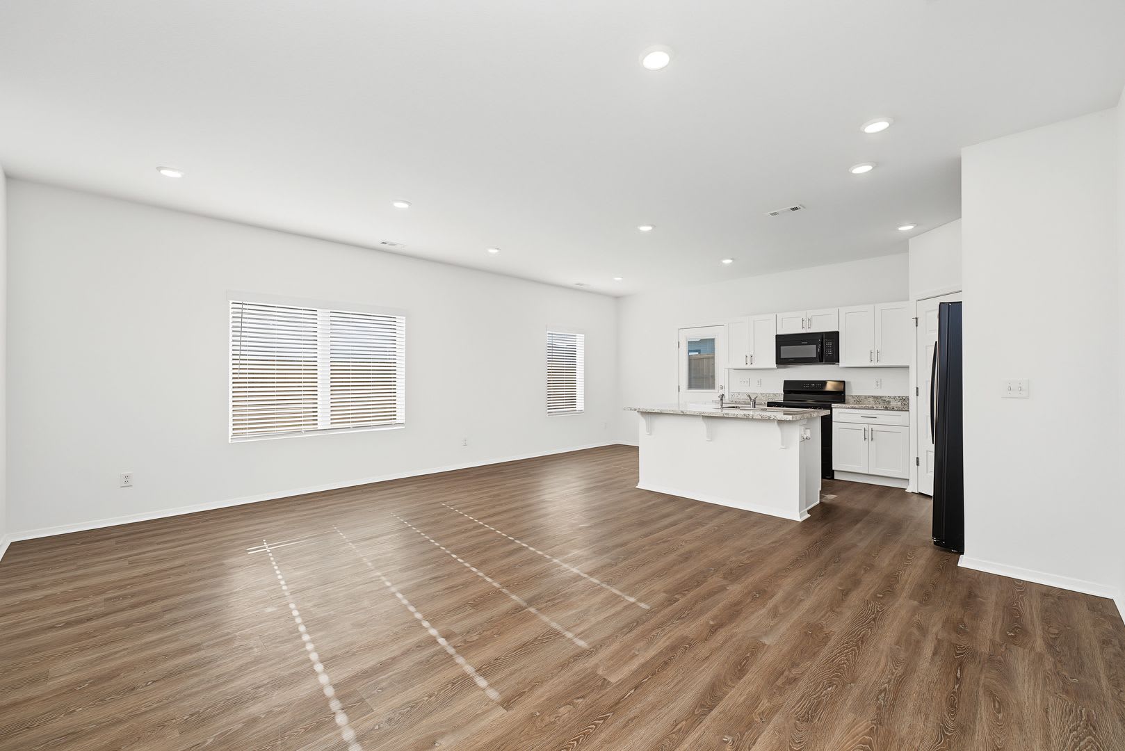 Beautifully designed two-story duplex located in a newly developed community – photo 3