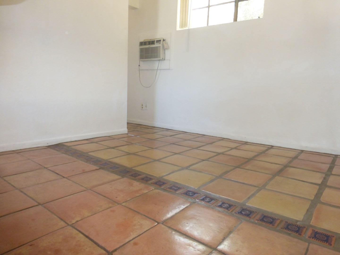 1 Bedroom 1 Bath Home In Tempe For Rent – photo 3