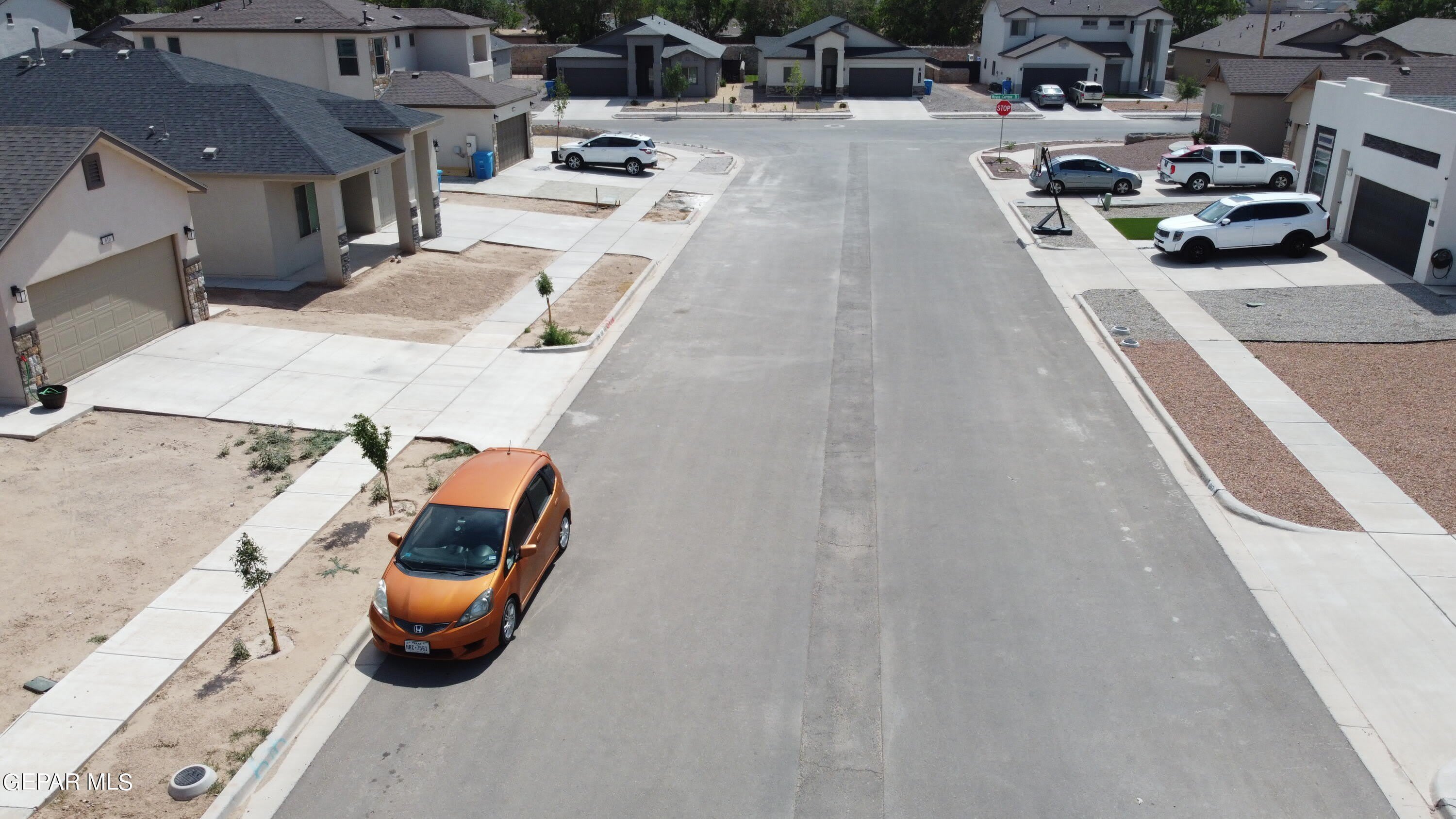 620 ADRIAN ARELLANO Street W – photo 4