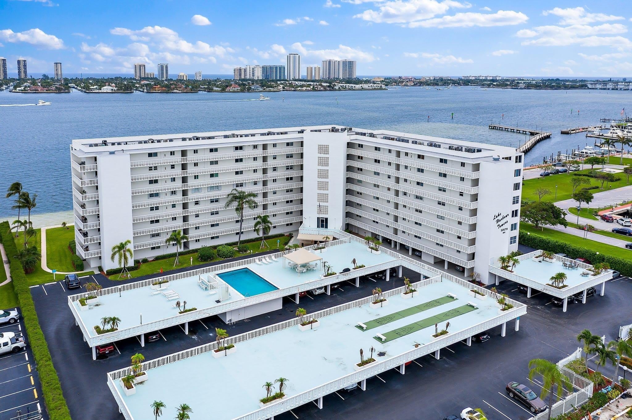 301 Lake Shore Drive – photo 1