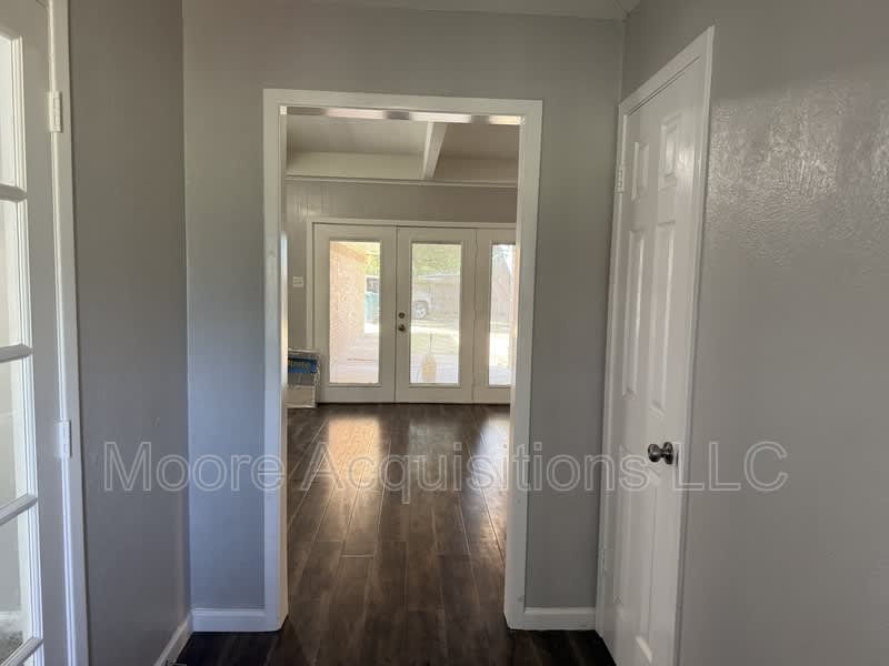 1833 Skyline Dr – photo 2