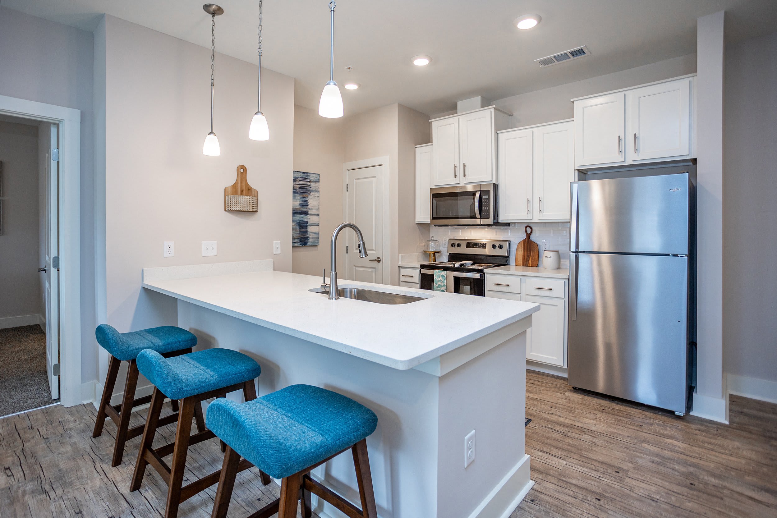 Farragut Junction Apartments – photo 2