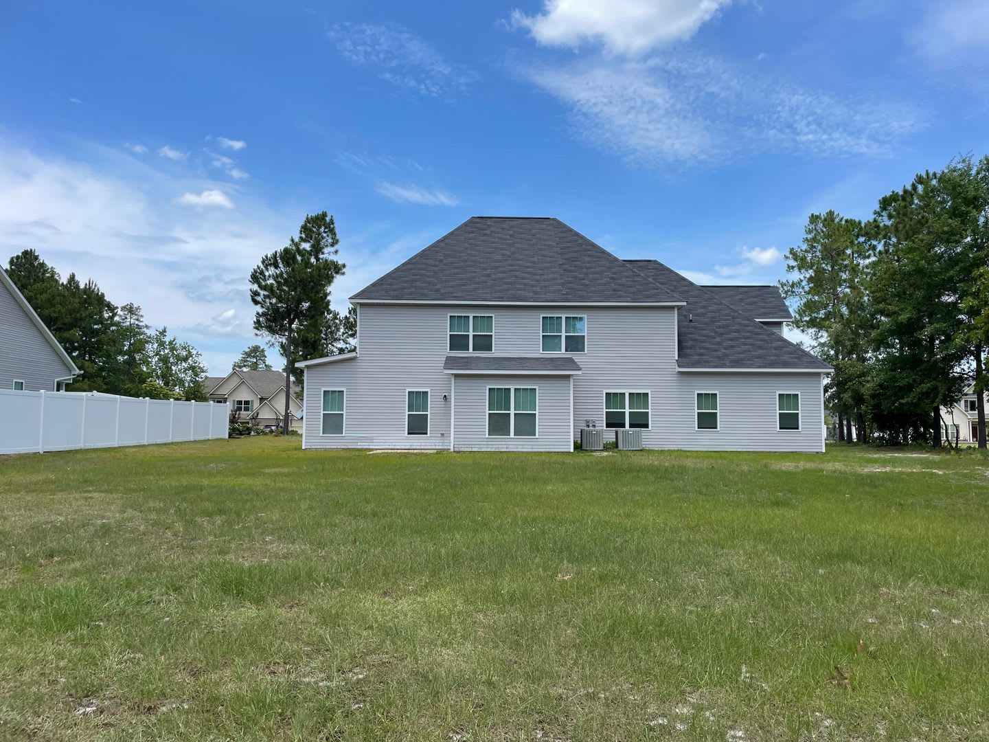 Large 6 Bedroom 5 Bath Home in Carolina Lakes! – photo 2