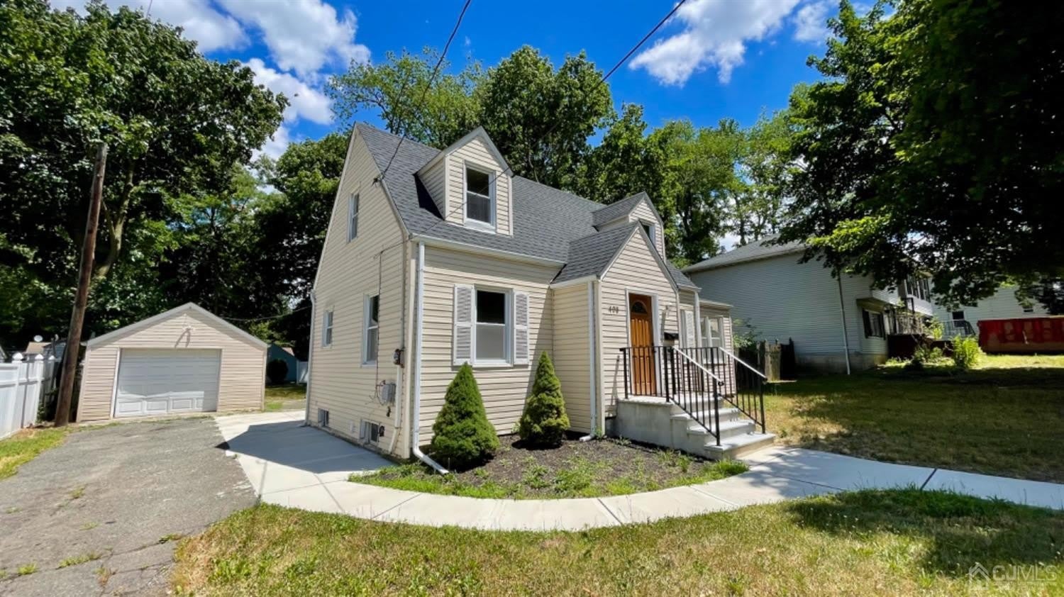 408 Ryders Lane – photo 2