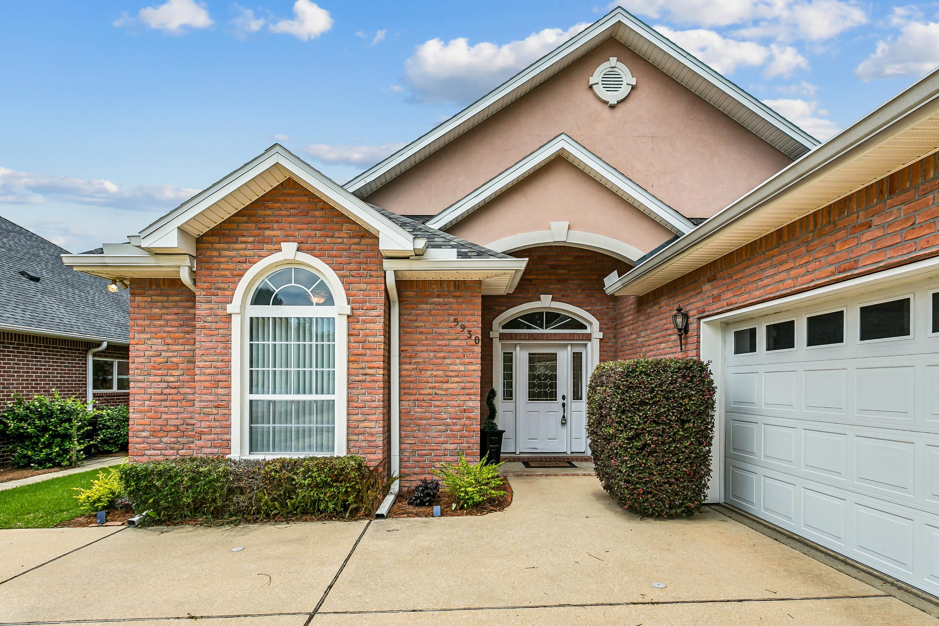 5930 Hermitage Drive – photo 4