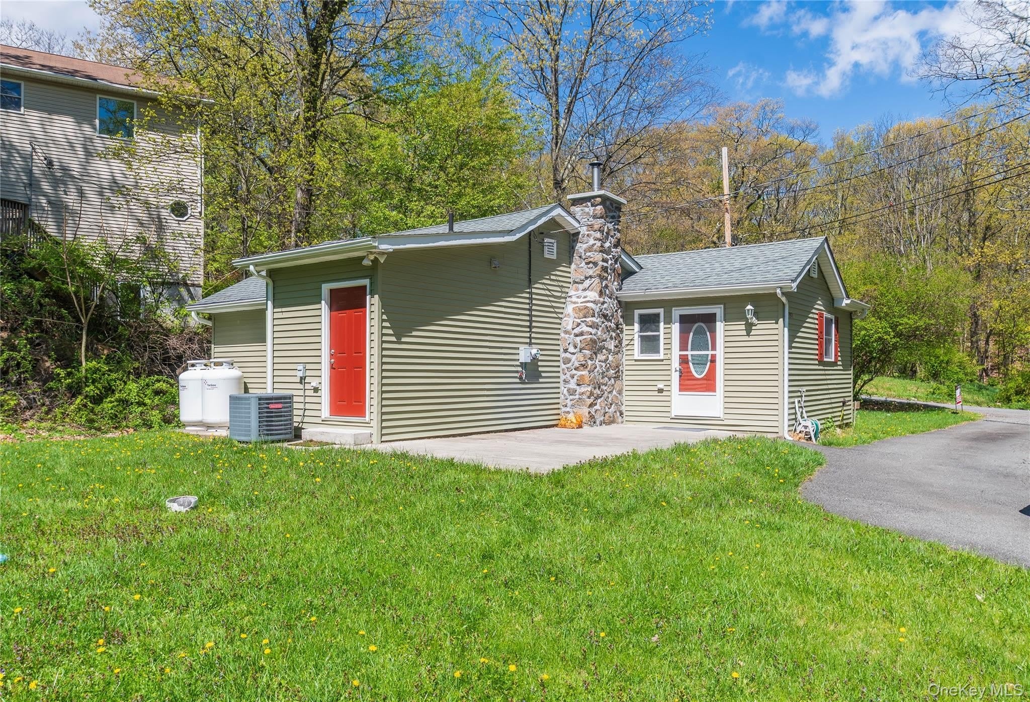 797 Forest Glen Road – photo 3