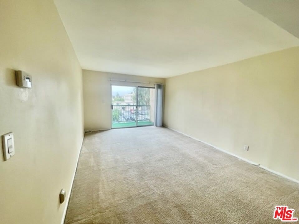 18307 Burbank Blvd – photo 3
