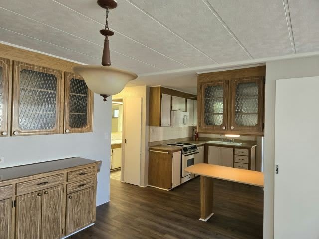 110 49th Ave W – photo 3