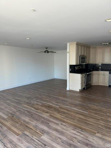 26 W Broadway – photo 3