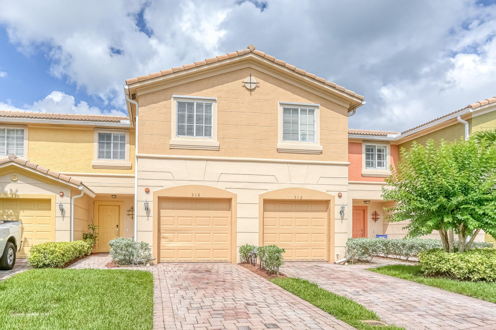 316 SE BLOXHAM Way – photo 1
