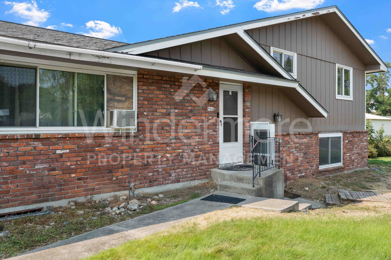 **Half off one month's rent!!** 3 Bed 2 bath property centrally located in Spokane Valley – photo 3