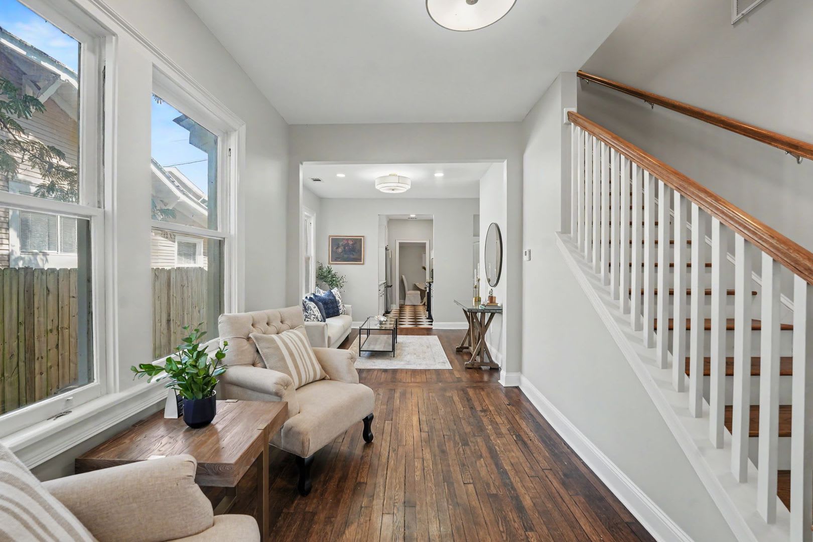 Renovated 4 Bedroom 2 Bathroom Fenced In Yard 1 Off Street Parking – photo 4