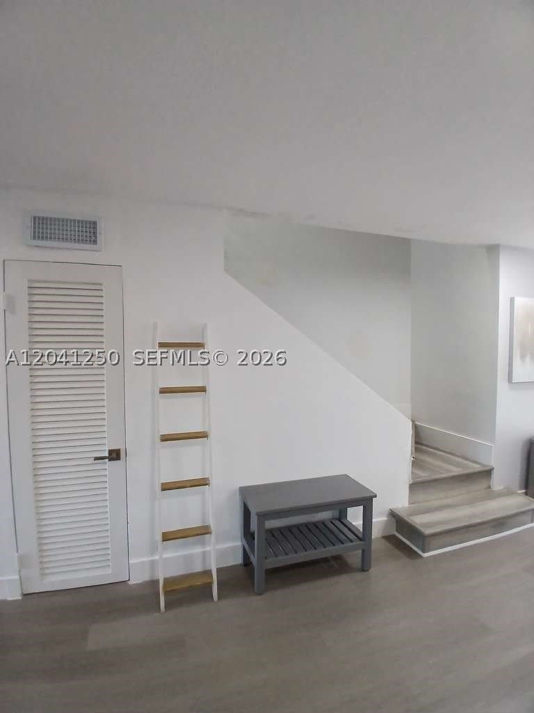 1937 NE 123rd St – photo 3
