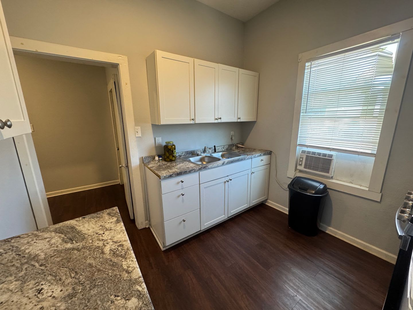 Beautiful Highland 2 Bedroom Apartment – photo 4