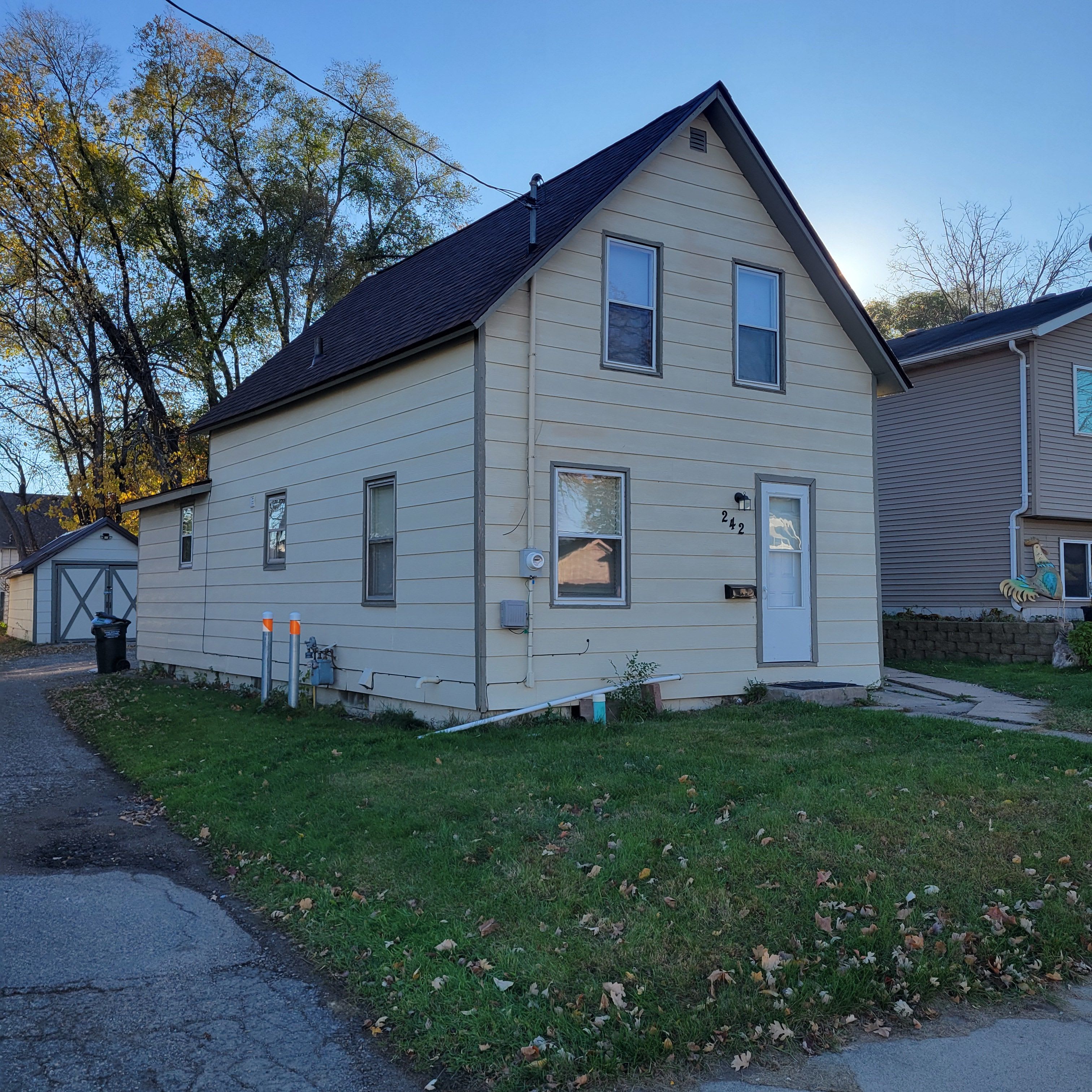 242 9th Avenue North – photo 1