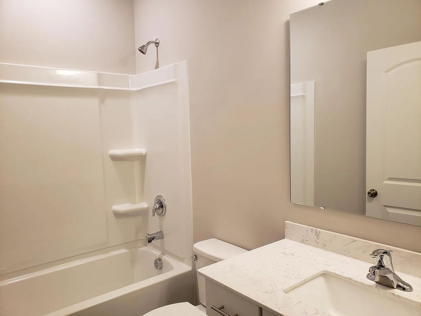 Room in 4 Bedroom Home at Whitby Moore St – photo 3