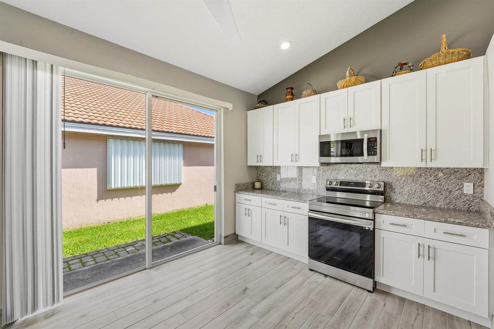 3198 SE Carrick Green Court – photo 5