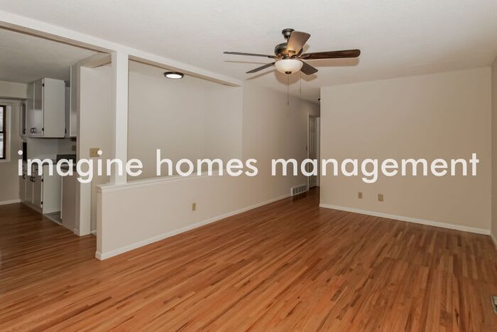 6872 Upper 162nd Street West – photo 4